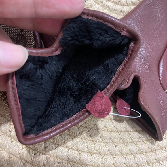 Gucci Brown Monogram Leather Gloves - Picture 5 of 7